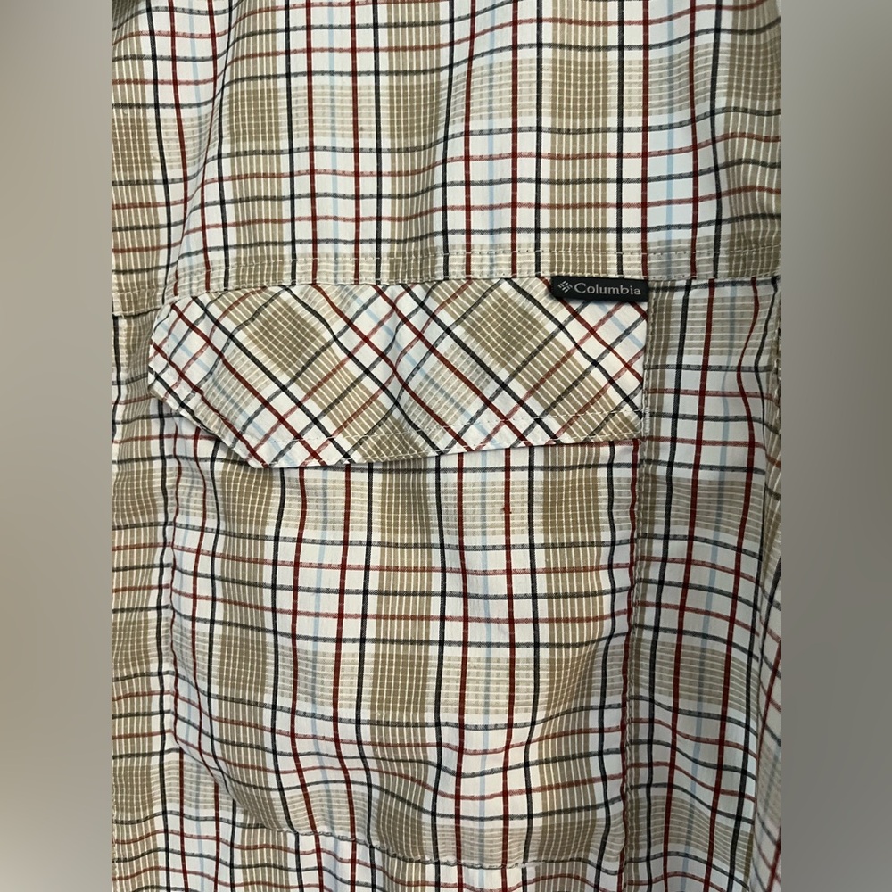 Columbia Men’s Red,‎ Tan and Black Plaid Shirt Size Large - Picture 3 of 13